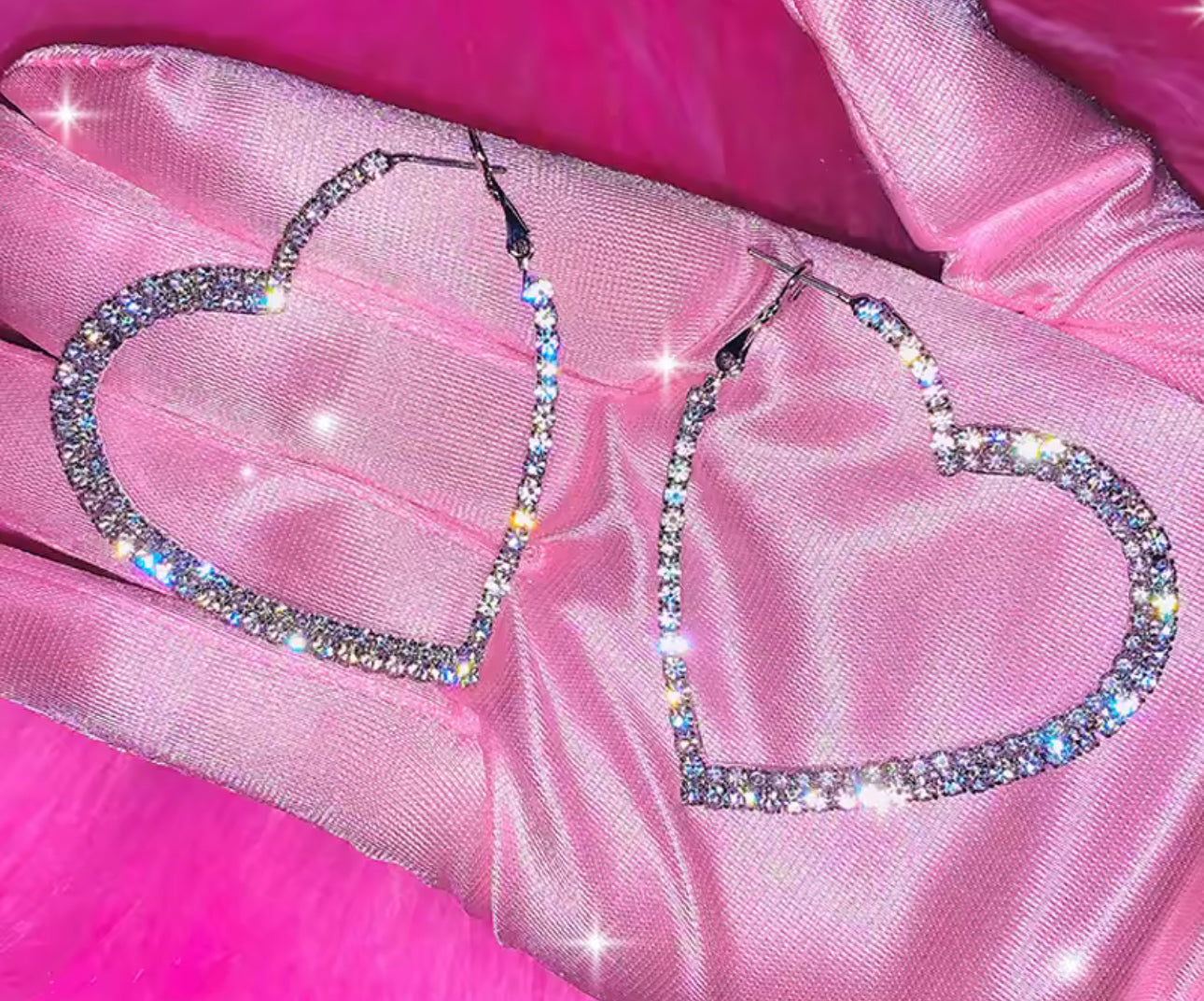 GLAM SPARKLE HEART HOOP EARRINGS