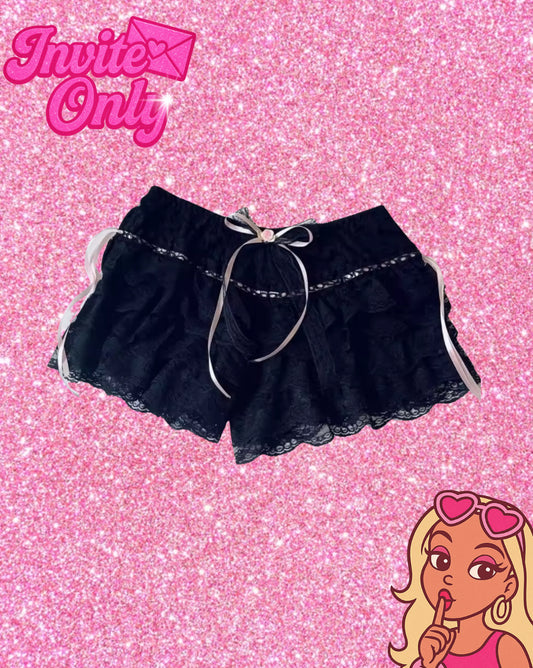 BLACK LACED SHORTS